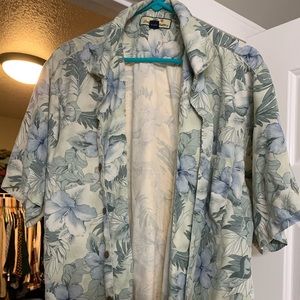 Tommy Bahama. 100% Silk.